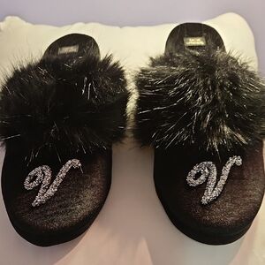 NWOT Victoria's Secret Black Large Slippers Shoes Silver Glitter Logo V Faux Fur